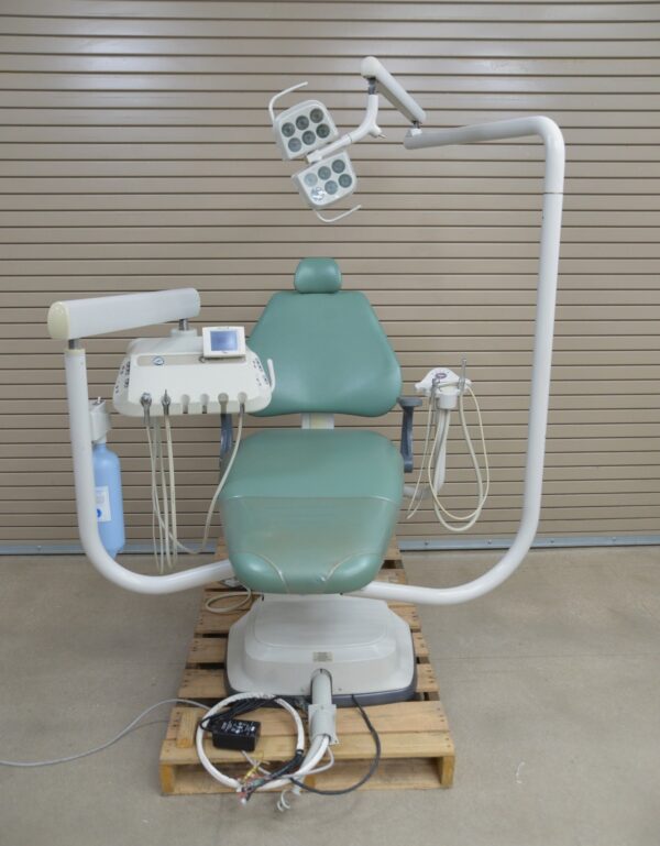 DentalEZ NUSP NuSimplicity Dental Chair W/ Radius Delivery Unit & Mount Light