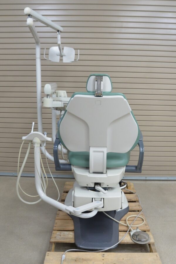 DentalEZ NUSP NuSimplicity Dental Chair W/ Radius Delivery Unit & Mount Light