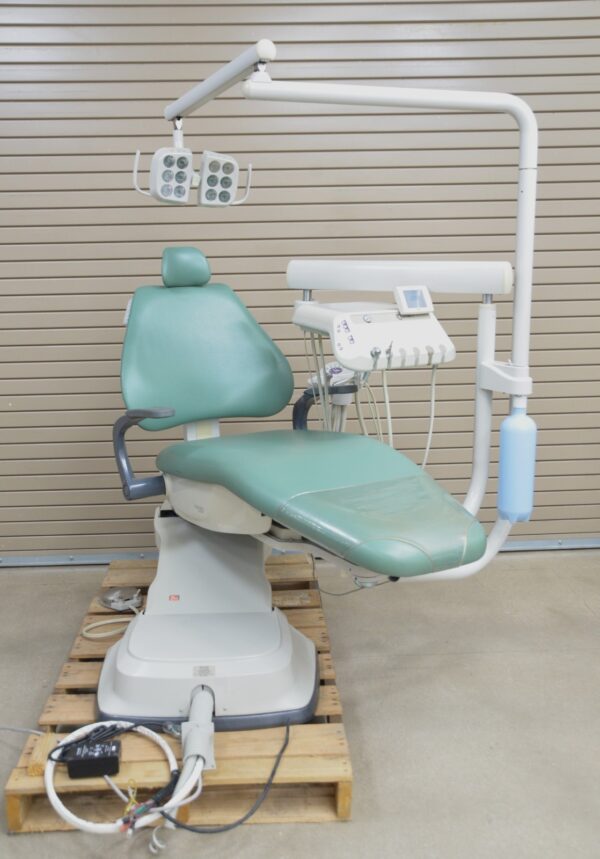 DentalEZ NUSP NuSimplicity Dental Chair W/ Radius Delivery Unit & Mount Light
