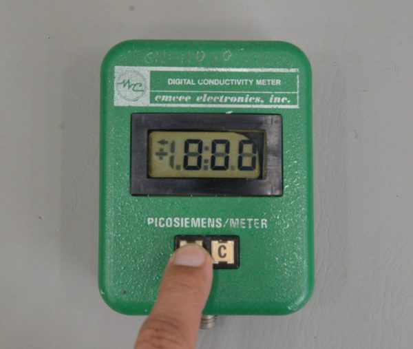 Emcee 1152 Digital Conductivity Meter with Probe Rhino Trade LLC