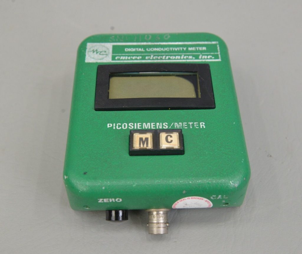 Emcee 1152 Digital Conductivity Meter with Probe Rhino Trade LLC