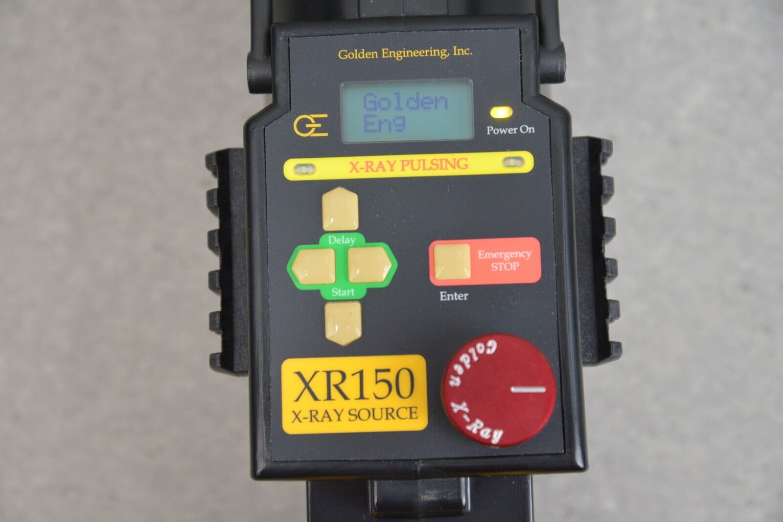 Golden Battery-Powered Pulse X-Ray < Qualité NDE