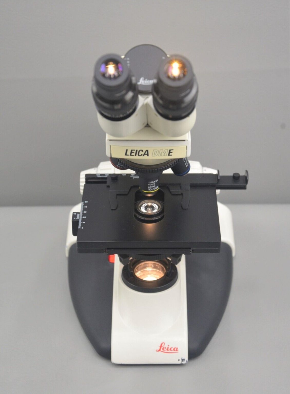 Leica DME Upright Compound Binocular Microscope w/ 4x 10x 40x