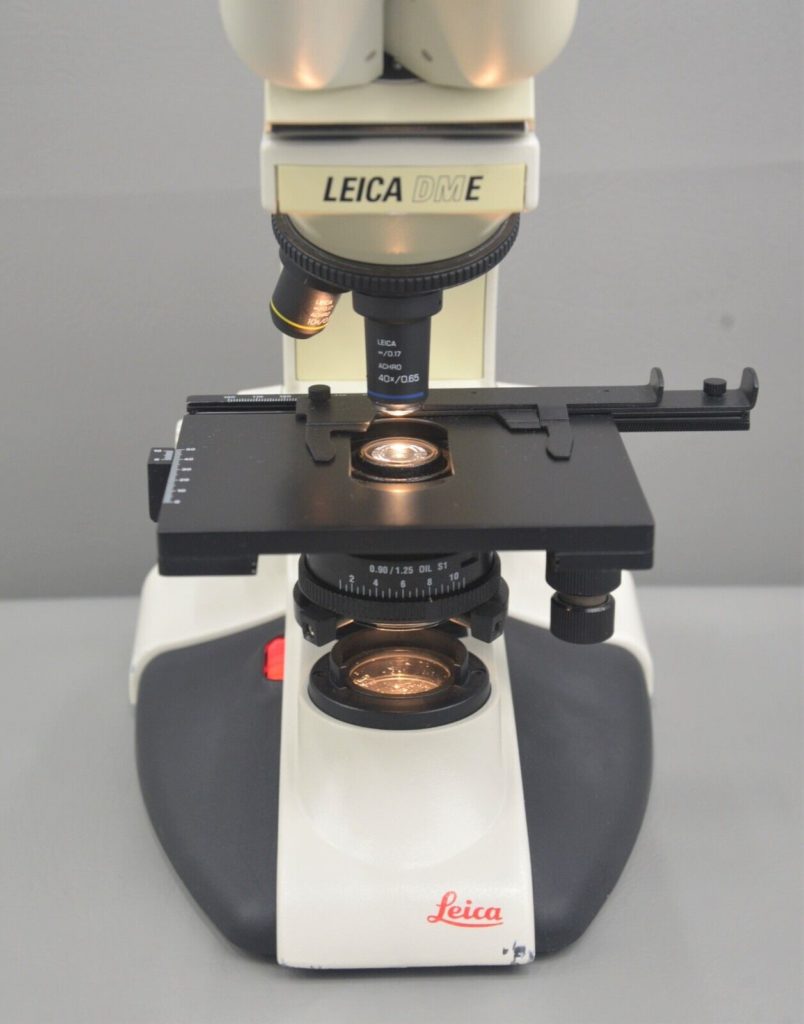 Leica DME Upright Compound Binocular Microscope w/ 4x 10x 40x