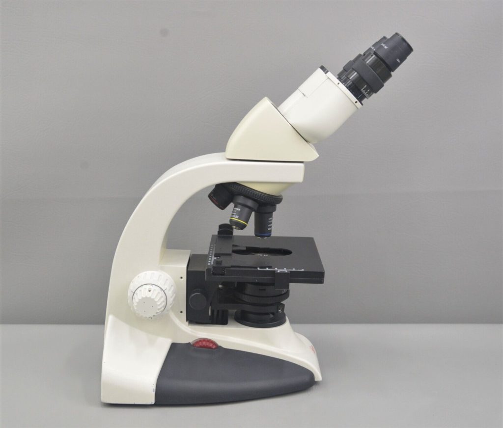 Leica DME Upright Compound Binocular Microscope w/ 4x 10x 40x