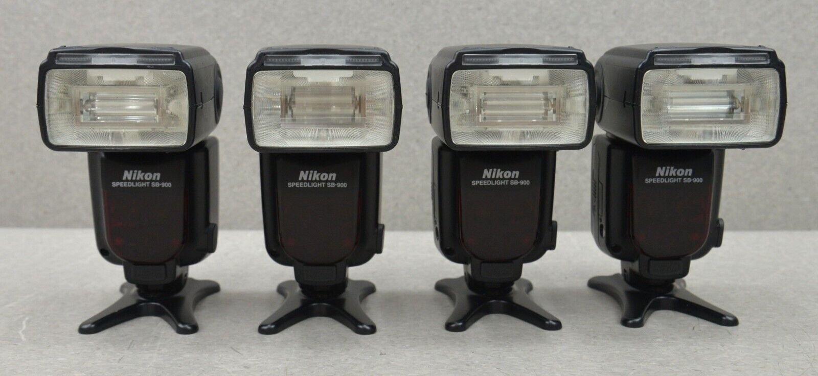 Lot of 4 Nikon Speedlight SP-900 Shoe Mount Flash for Nikon