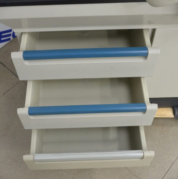 Midmark 404-007 Barrier Free Manual Exam Table