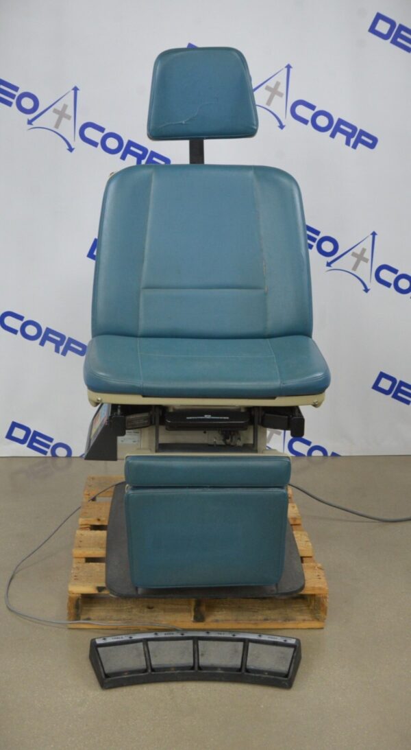 Midmark 411-003 Power Exam Chair And Foot Pedal