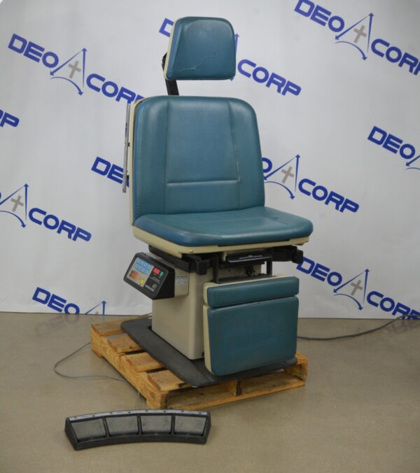Midmark 411-003 Power Exam Chair And Foot Pedal