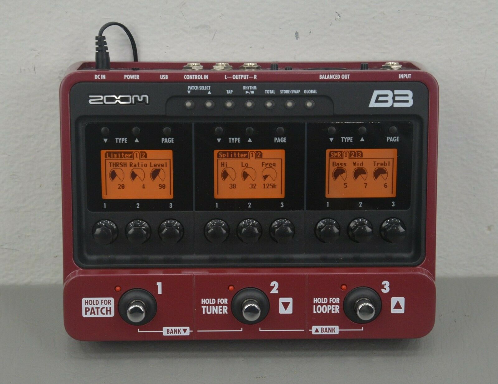 Zoom B3 Bass Guitar Effects and Amp Simulator 