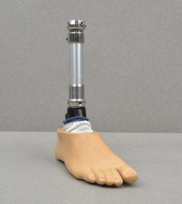 Blatchford Echelon Prosthetic Foot L8 W/ APC Receiver and Foot Shell Size 28