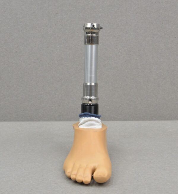Blatchford Echelon Prosthetic Foot L8 W/ APC Receiver and Foot Shell Size 28