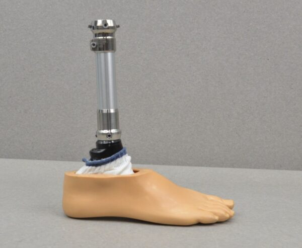 Blatchford Echelon Prosthetic Foot L8 W/ APC Receiver and Foot Shell Size 28
