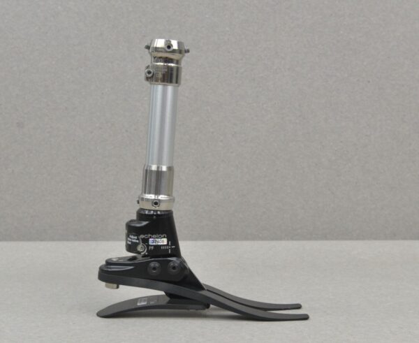 Blatchford Echelon Prosthetic Foot L8 W/ APC Receiver and Foot Shell Size 28