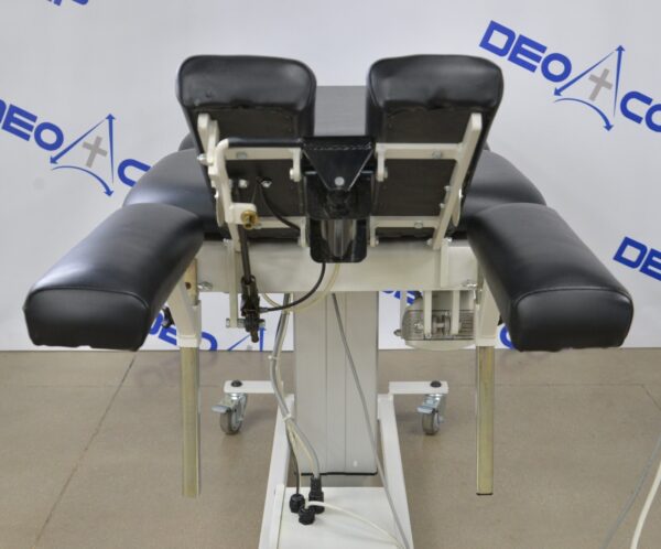 Chattanooga 3D-Active Trac 8042 Chiropractic Traction Exam Table W/ Accessory
