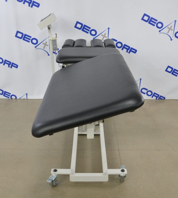 Chattanooga 3D-Active Trac 8042 Chiropractic Traction Exam Table W/ Accessory