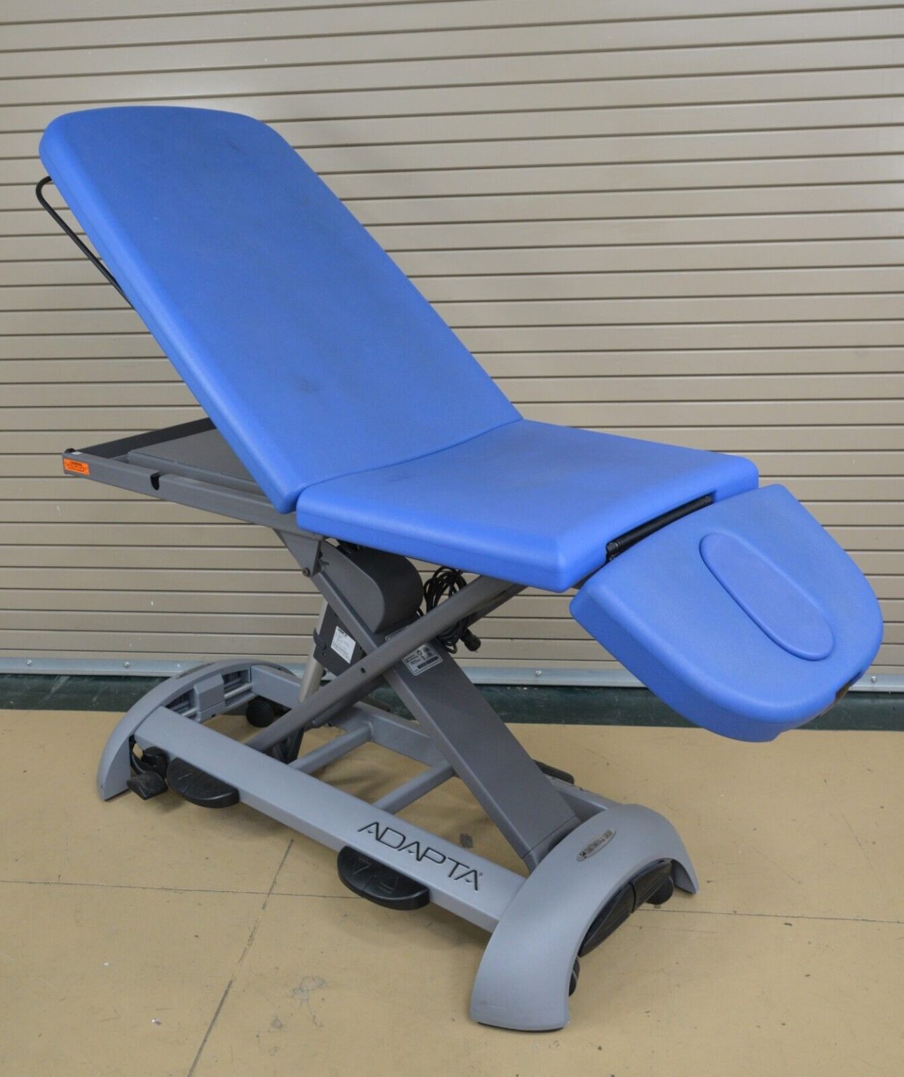 Chattanooga Group Adapta 3320 Summit 3 Three Section Treatment Table