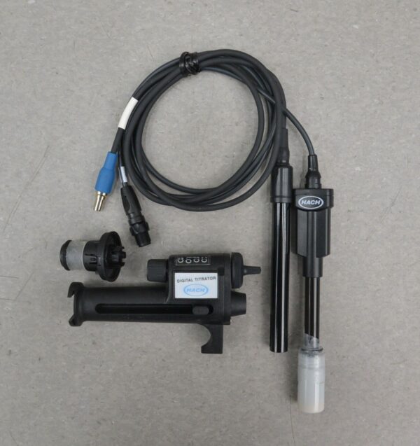 Hach DR 900 Colorimeter W/ sensION5 Meter & HQ40d Meter Water Analysis Kit