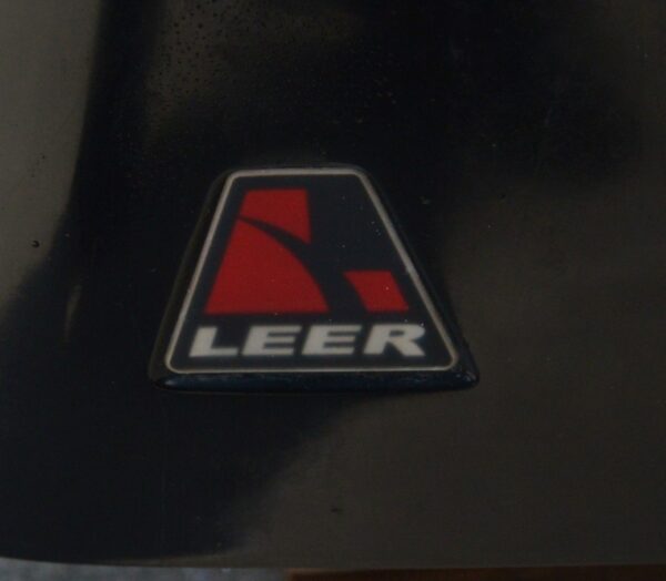 Leer 122 Fiberglass Truck Cap/Camper Black Chevrolet Silverado 8' Bed 2007-14