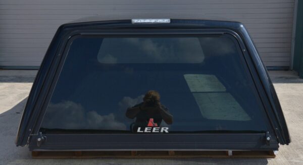 Leer 122 Fiberglass Truck Cap/Camper Black Chevrolet Silverado 8' Bed 2007-14