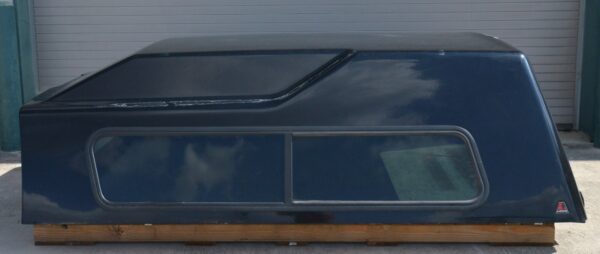 Leer 122 Fiberglass Truck Cap/Camper Black Chevrolet Silverado 8' Bed 2007-14