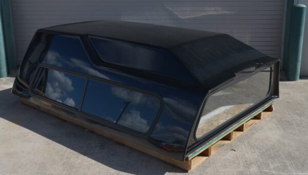Leer 122 Fiberglass Truck Cap/Camper Black Chevrolet Silverado 8' Bed 2007-14