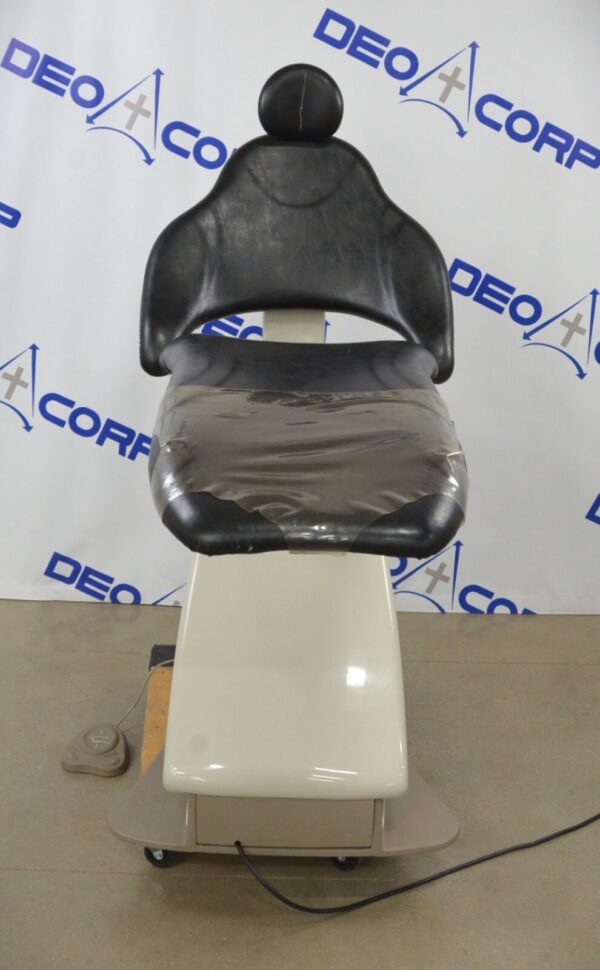 Midmark Elevance Dental Chair 153810-001 W/ Foot Pedal