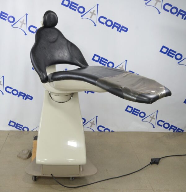 Midmark Elevance Dental Chair 153810-001 W/ Foot Pedal