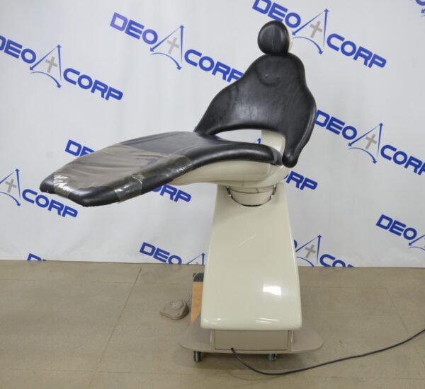 Midmark Elevance Dental Chair 153810-001 W/ Foot Pedal