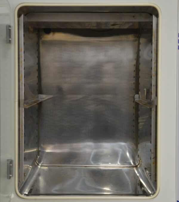 Sanyo MCO-17A Dual Double Stack CO2 Incubator