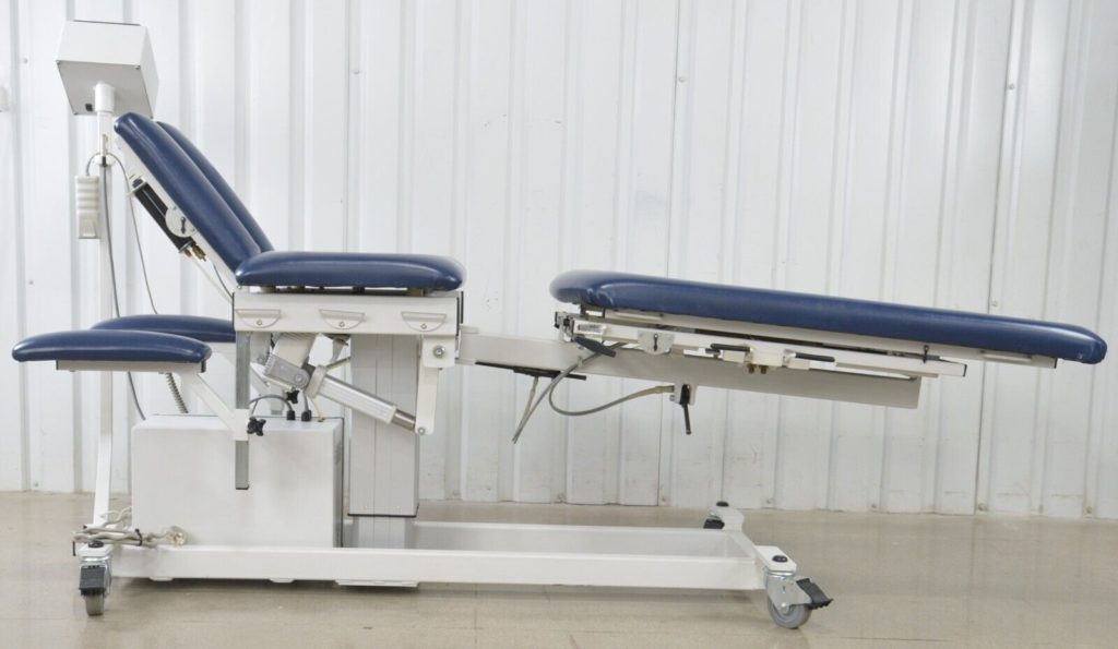 Saunders Group Chattanooga 73000A Active 3D Trac Chiropractic Treatment