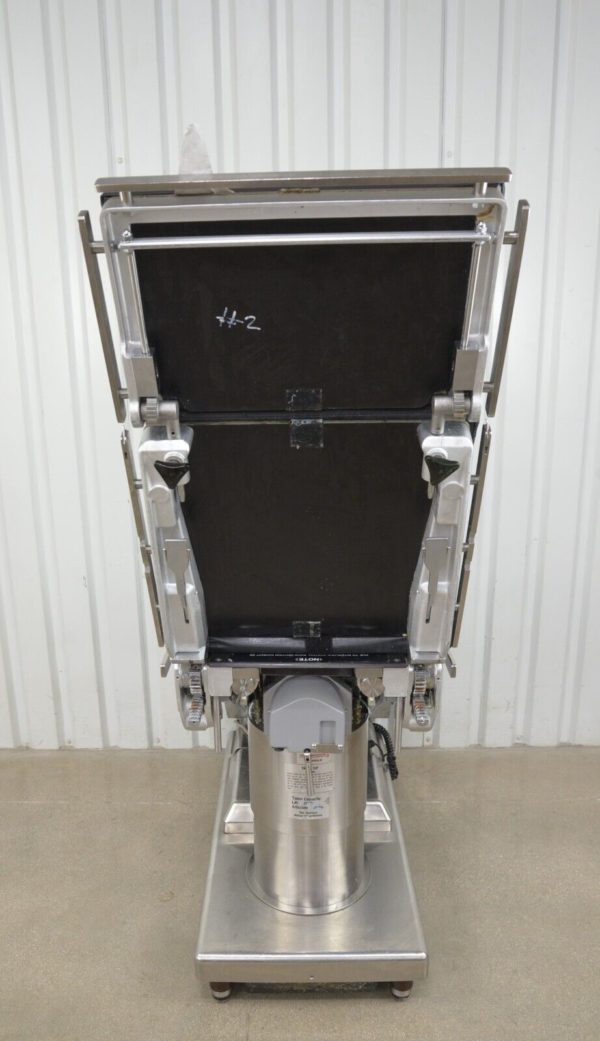 Stryker Skytron 6700B Hurcules Surgical Table W/ Skytron 3503 E2 Remote 11191
