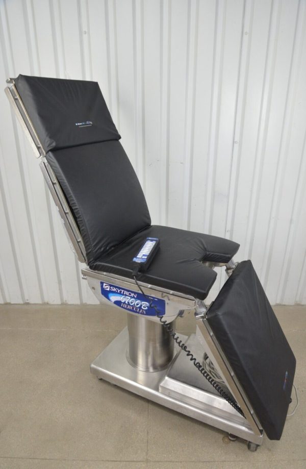 Stryker Skytron 6700B Hurcules Surgical Table W/ Skytron 3503 E2 Remote 11191