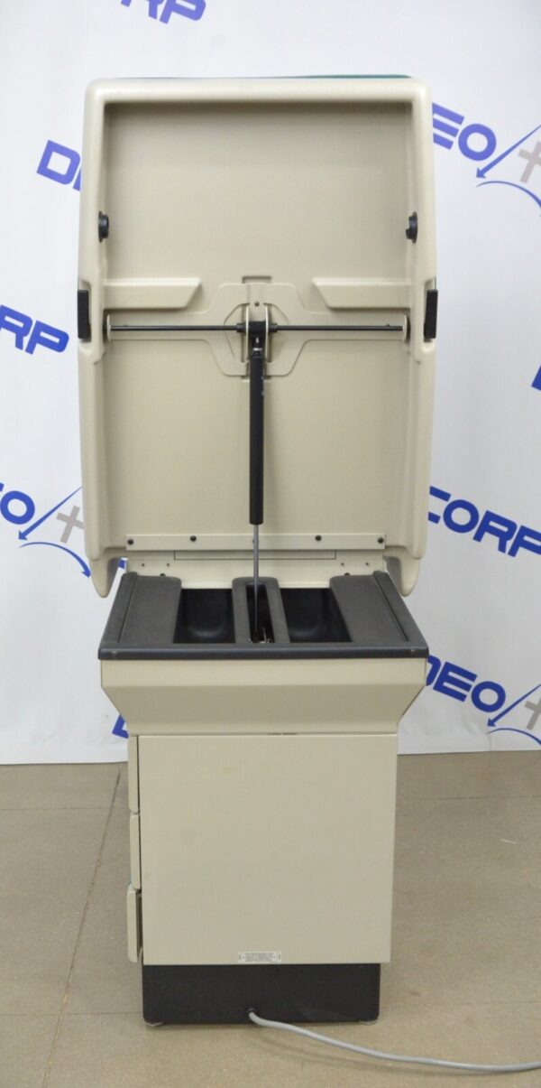 Midmark 404-008 Barrier Free Manual Exam Table