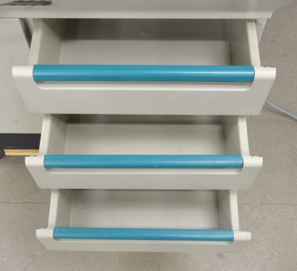 Midmark 404-008 Barrier Free Manual Exam Table