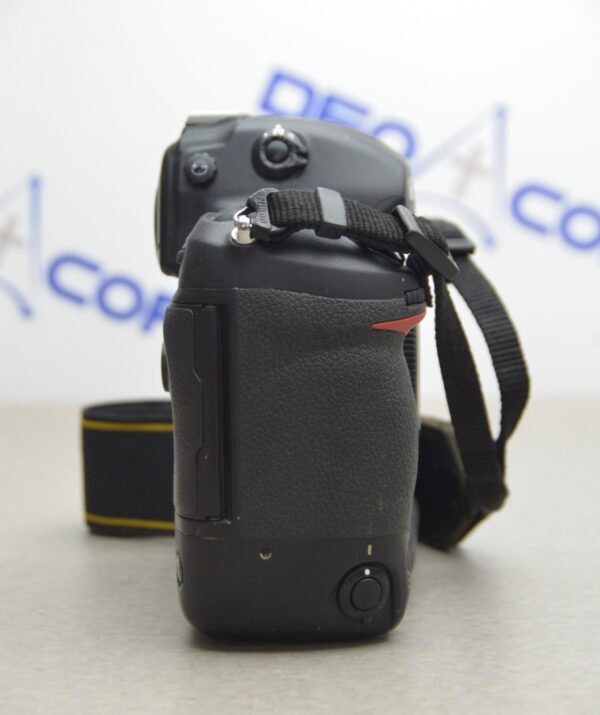 Nikon D3 FX 12.1 MP Digital SLR Camera Body W/ Battery & Battery Charger