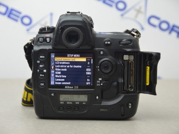 Nikon D3 FX 12.1 MP Digital SLR Camera Body W/ Battery & Battery Charger