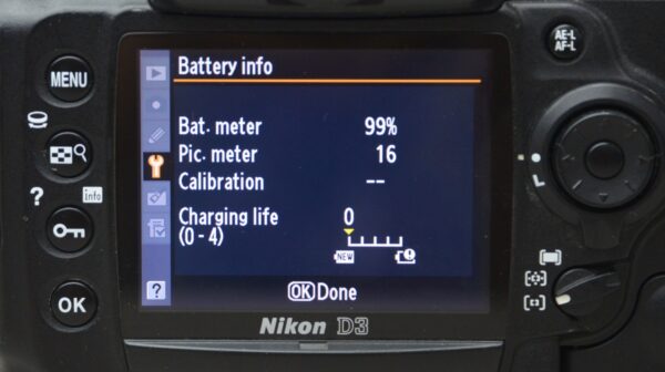 Nikon D3 FX 12.1 MP Digital SLR Camera Body W/ Battery & Battery Charger