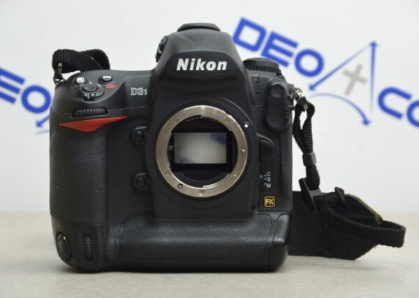 Nikon D3s FX Digital SLR Camera W/AF-S NIKKOR 24-70mm f/2.8G ED N Lens & Battery