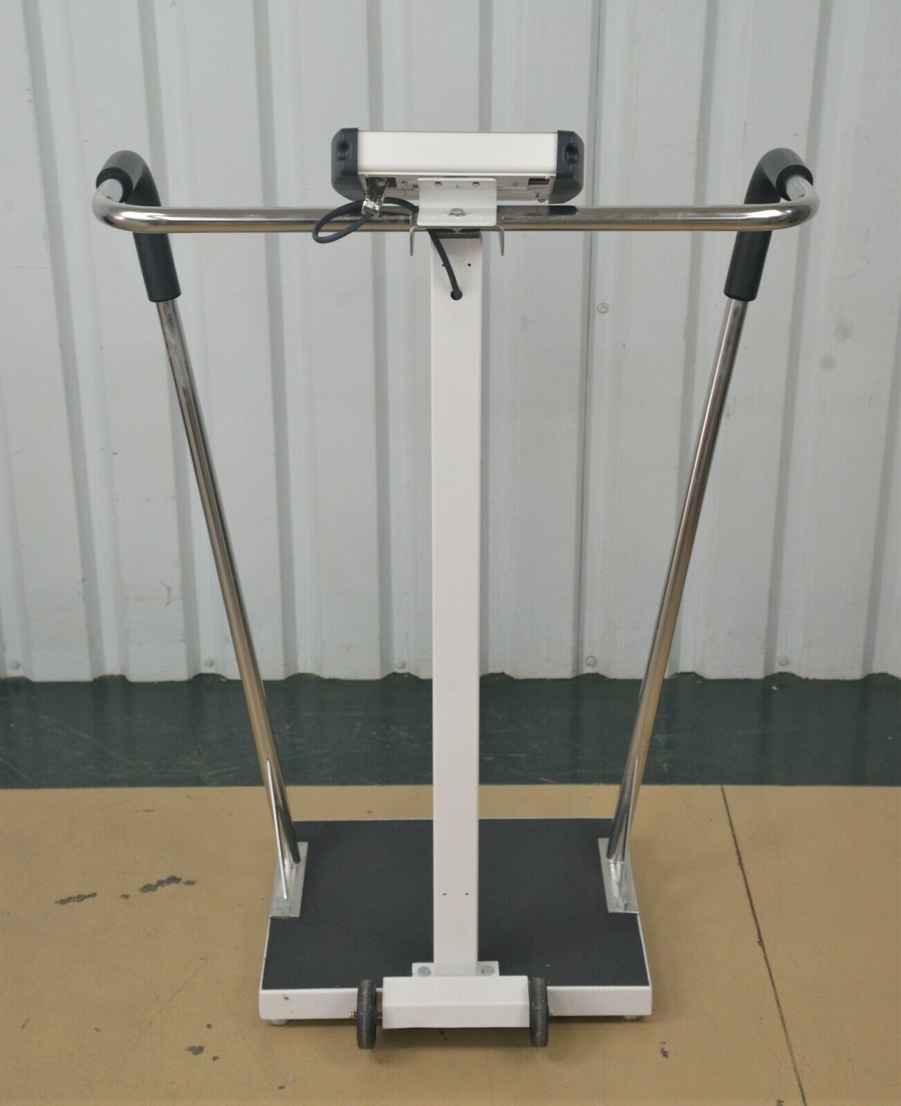 https://www.rhinotradellc.com/wp-content/uploads/imported/7/Cardinal-Detecto-758C-Digital-Waist-High-Stand-On-Bariatric-Scale-6854DHR-234426285027-8.JPG