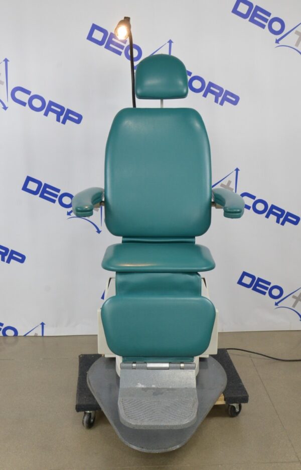 Global Surgical SMR MaxiSelect S270000 Power Exam Dental Chair W/ Solarlite Lamp