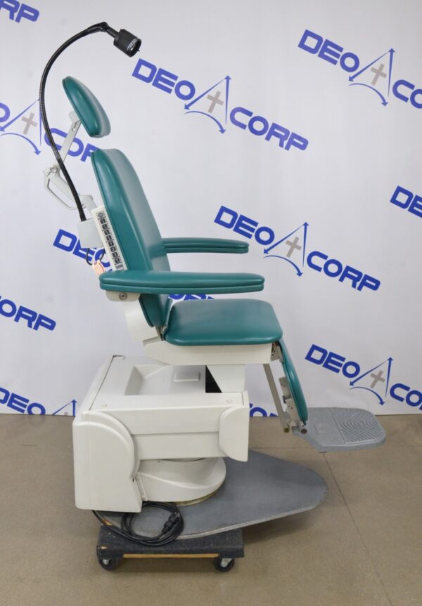 Global Surgical SMR MaxiSelect S270000 Power Exam Dental Chair W/ Solarlite Lamp