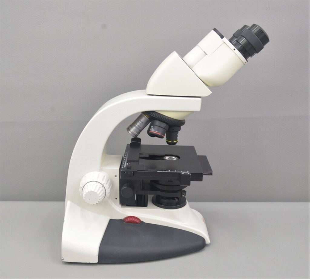 Leica DME Upright Compound Binocular Microscope w/ 4x 10x 40x 100x
