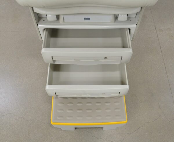 Midmark 604-001 Barrier Free Manual Examination Table