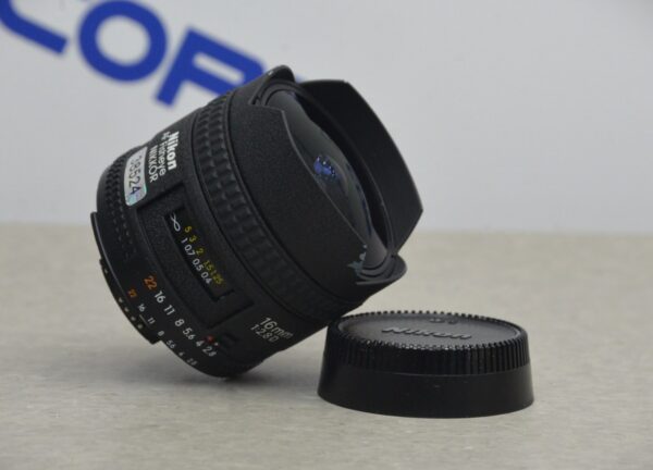 Nikon AF Fisheye Nikkor 16mm f/2.8 D Lens