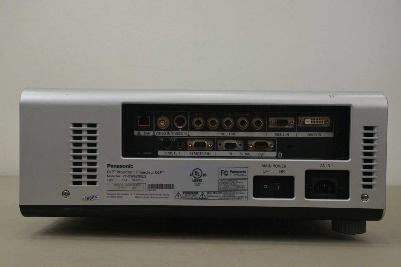 Panasonic PTDW6300US DW6300 WXGA DLP 6000 Lumen Large Venue Projector