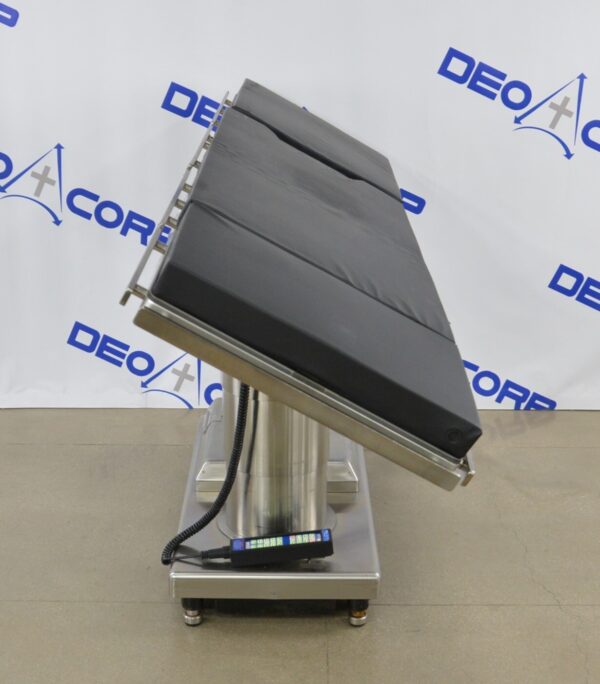 Skytron 6701 Hercules Surgical Table W/ Skytron 6700 Series Remote