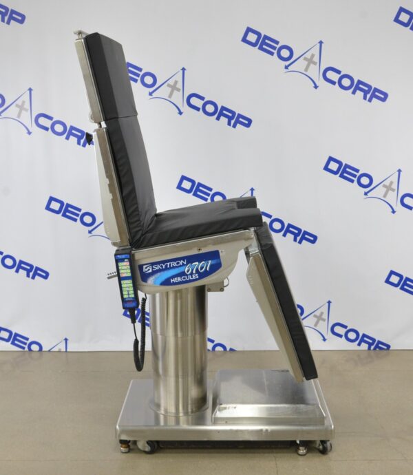 Skytron 6701 Hercules Surgical Table W/ Skytron 6700 Series Remote