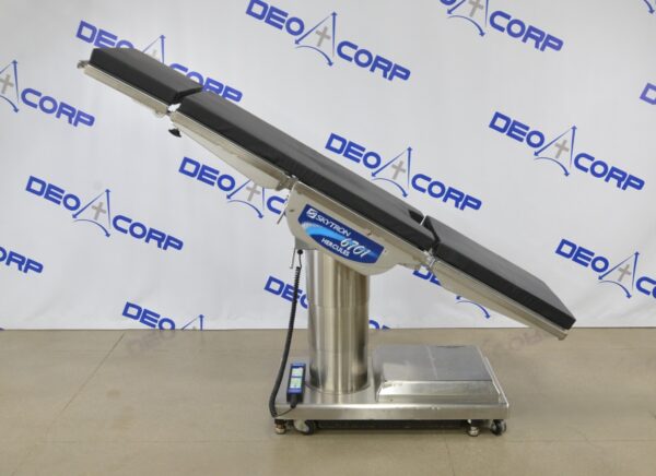 Skytron 6701 Hercules Surgical Table W/ Skytron 6700 Series Remote