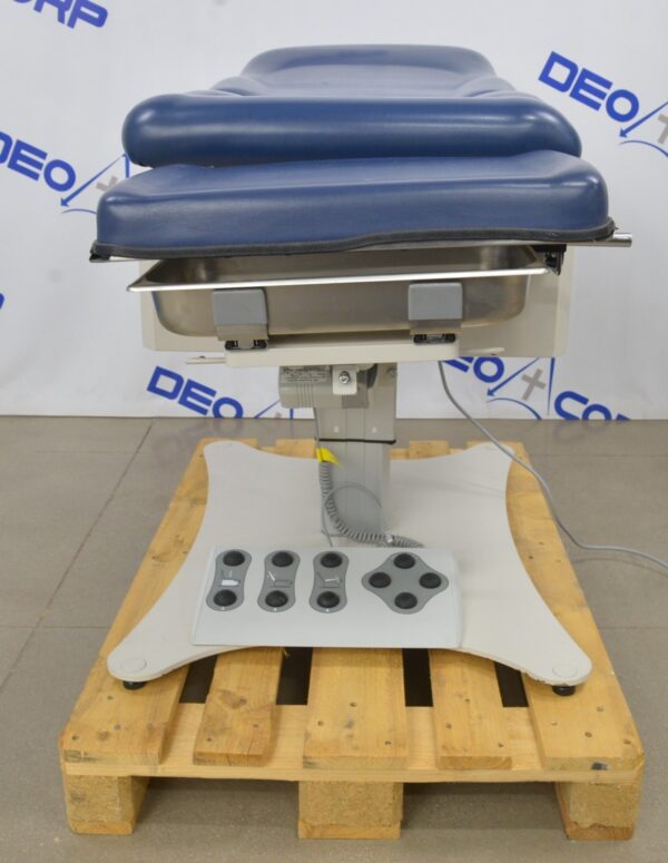 UMF Medical 5015 Power Podiatry Chair